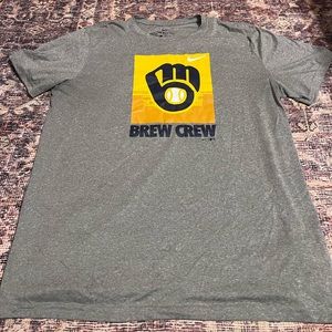 Men’s Nike Size Large Brew Crew tee